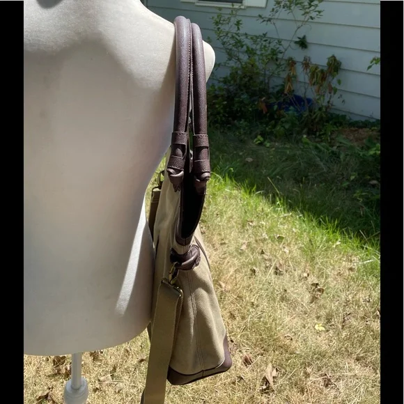 Vera Wang’s Simply Vera Canvas Fold Over Crossbody Hobo Shoulder Bag